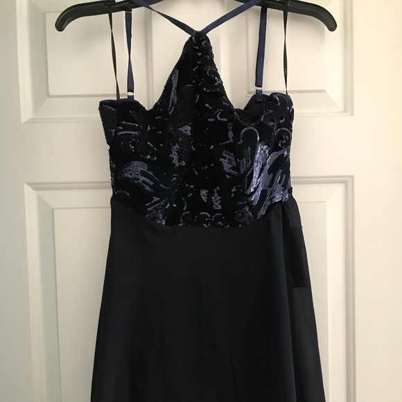 Navy holiday dress from LULU’S - Picture 1 of 6